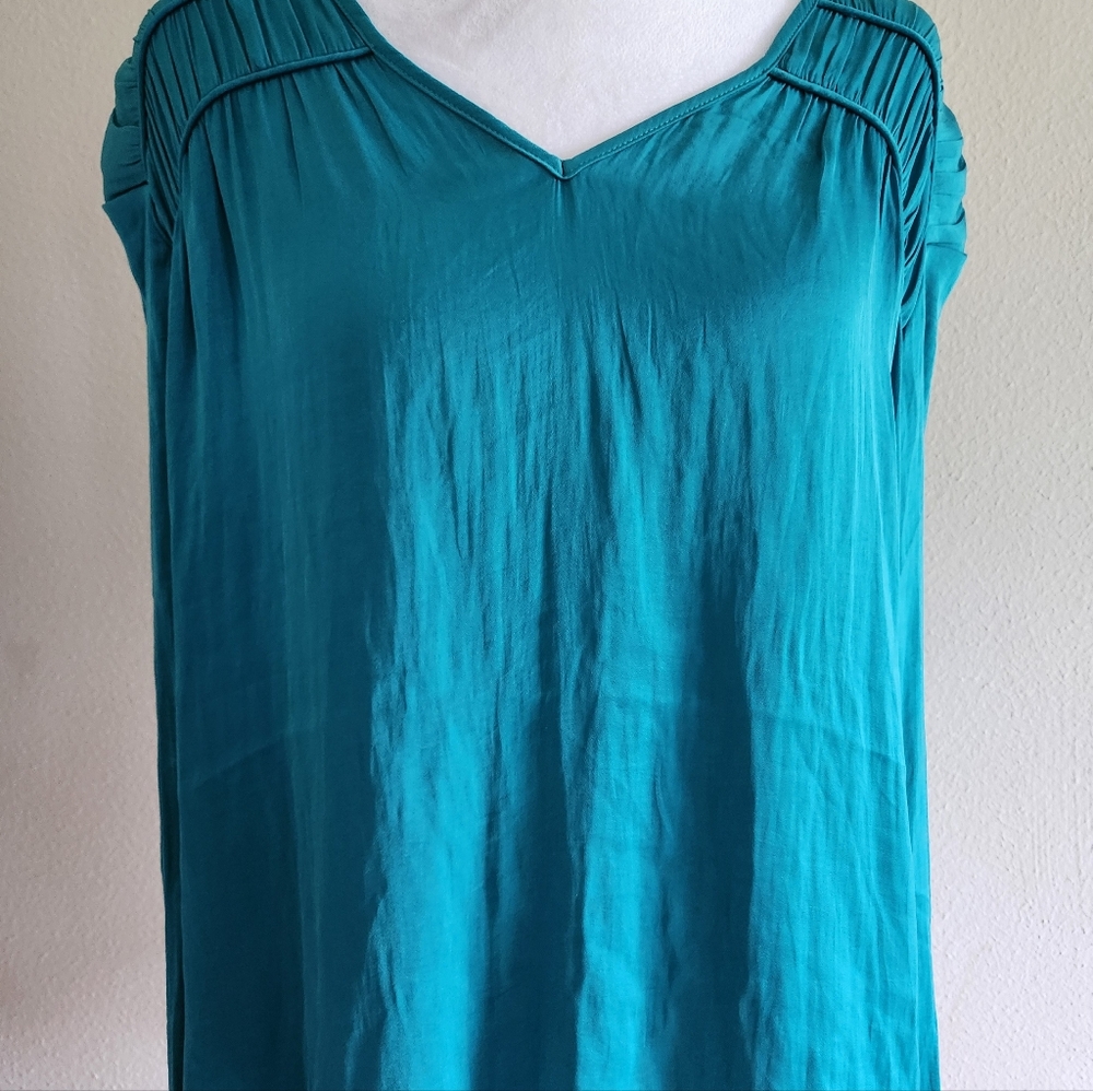 Liverpool V-Neck Blouse - Picture 4 of 9